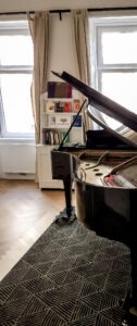 Klavierunterricht creativepiano Seidengasse Anfahrt Flügel und Couch
